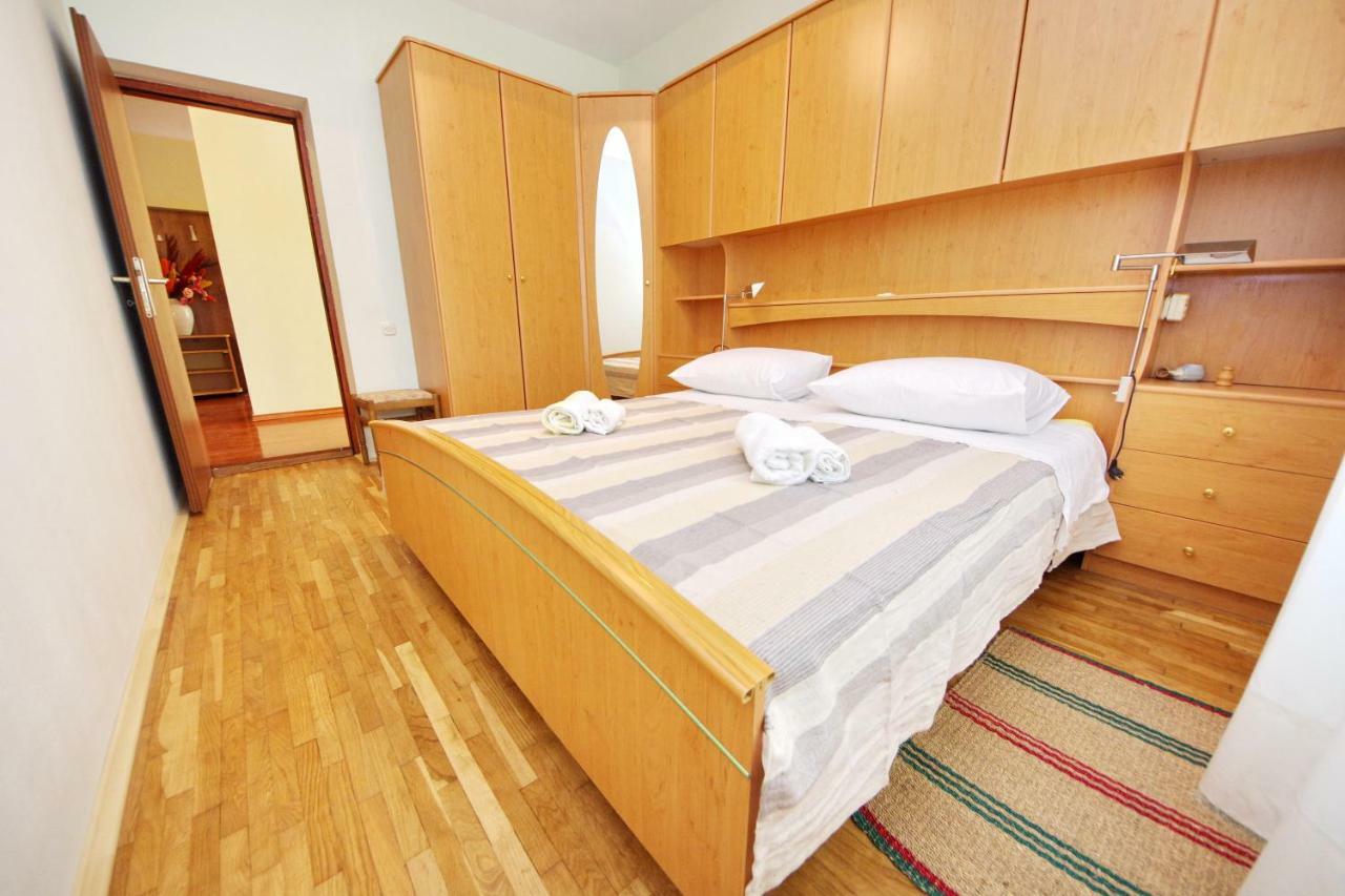 Apartments Eduard Vrsi Εξωτερικό φωτογραφία