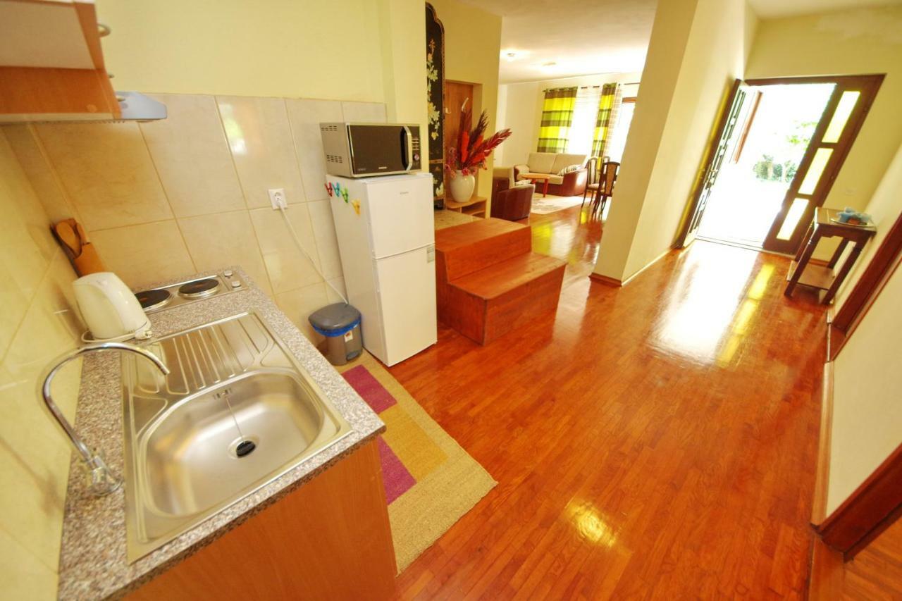 Apartments Eduard Vrsi Εξωτερικό φωτογραφία