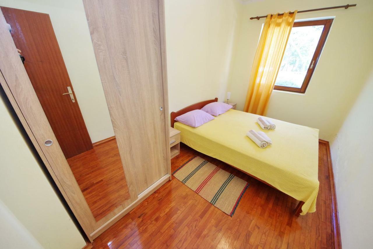 Apartments Eduard Vrsi Εξωτερικό φωτογραφία