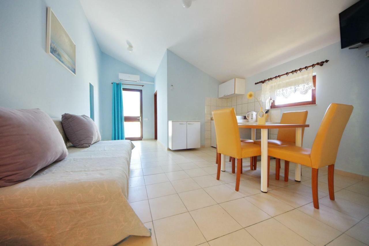 Apartments Eduard Vrsi Εξωτερικό φωτογραφία