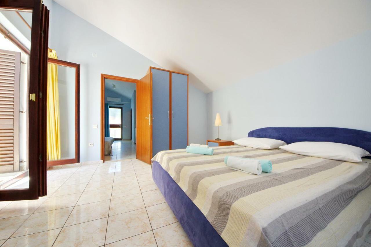 Apartments Eduard Vrsi Εξωτερικό φωτογραφία