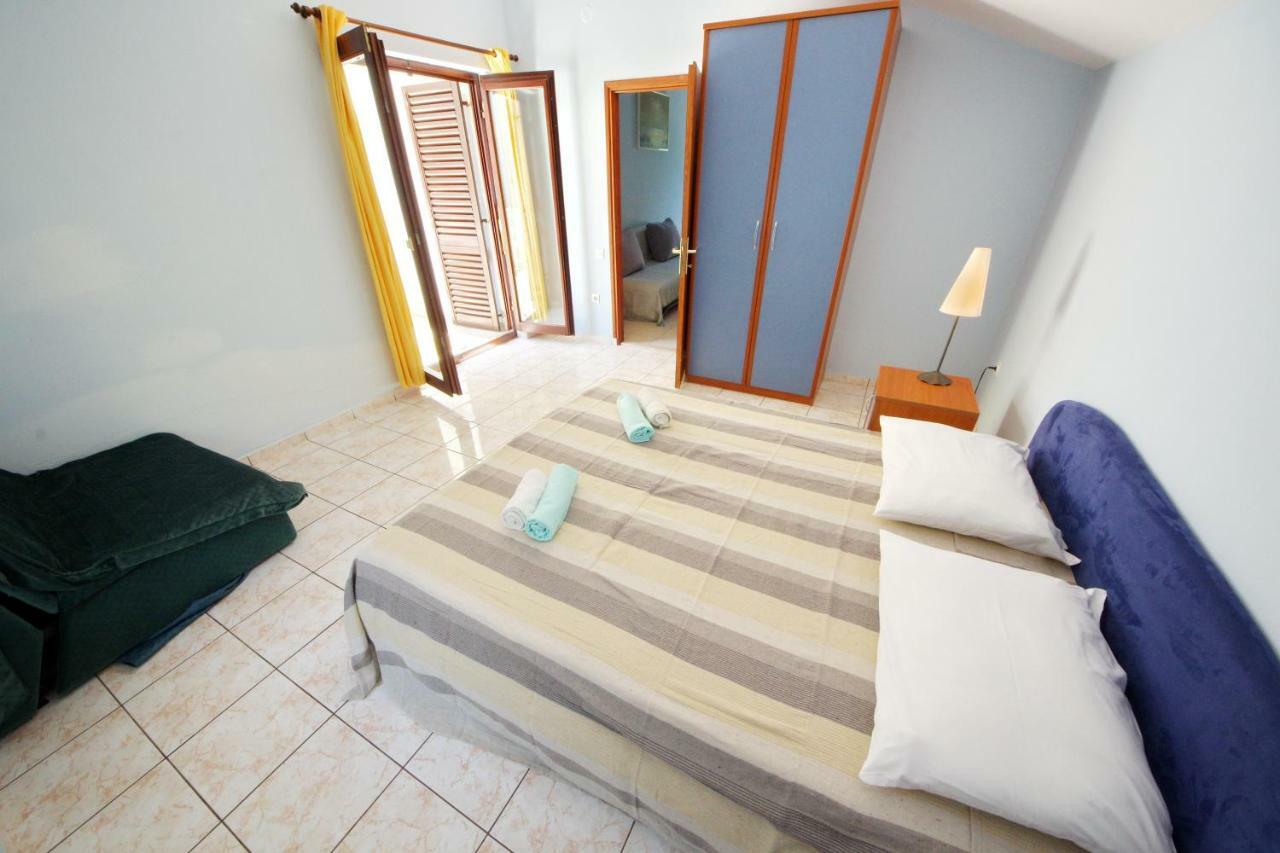 Apartments Eduard Vrsi Εξωτερικό φωτογραφία