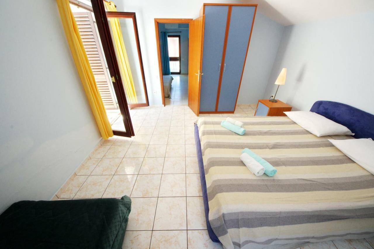 Apartments Eduard Vrsi Εξωτερικό φωτογραφία