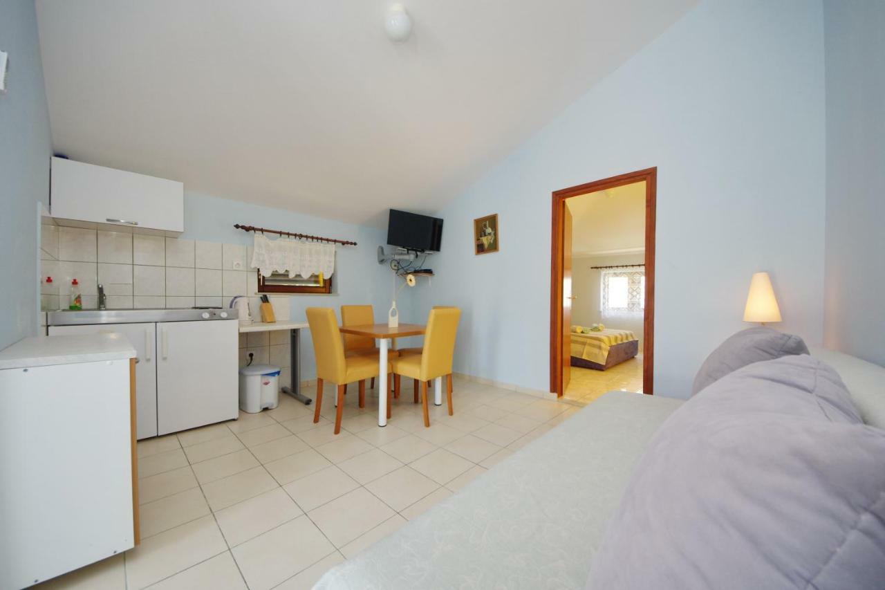 Apartments Eduard Vrsi Εξωτερικό φωτογραφία